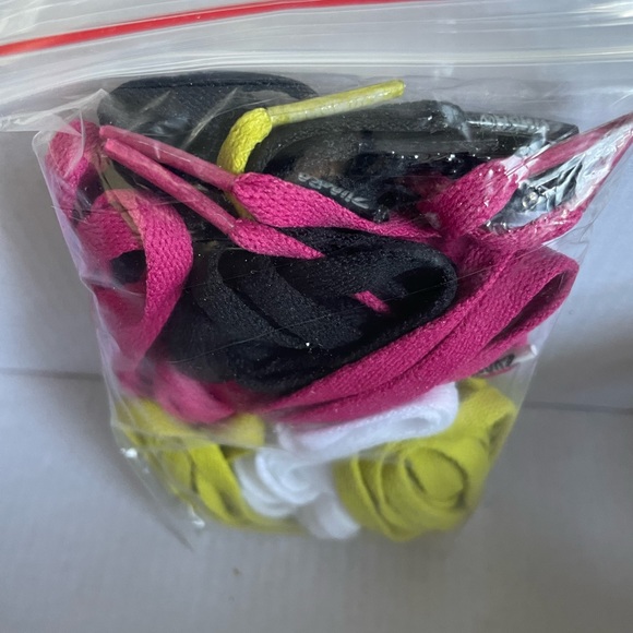 Zumba Fitness grey and pink sneakers 10W with extra laces - Picture 3 of 5